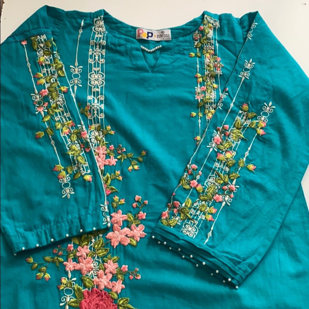 Girls 2 piece bonanza satrangi suit size S